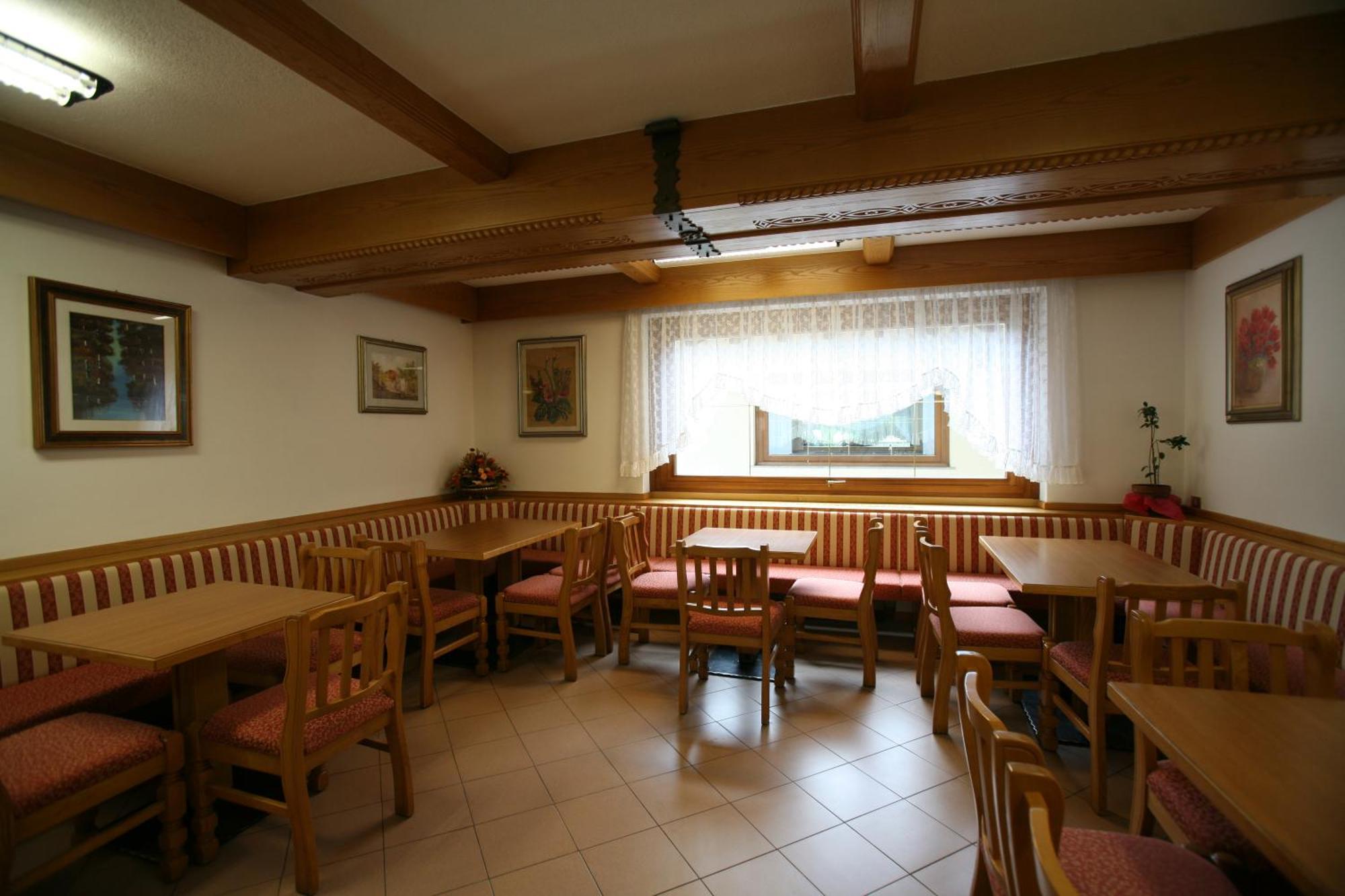 Hotel Sella Ronda Serenella Кампителло-ди-Фасса Экстерьер фото