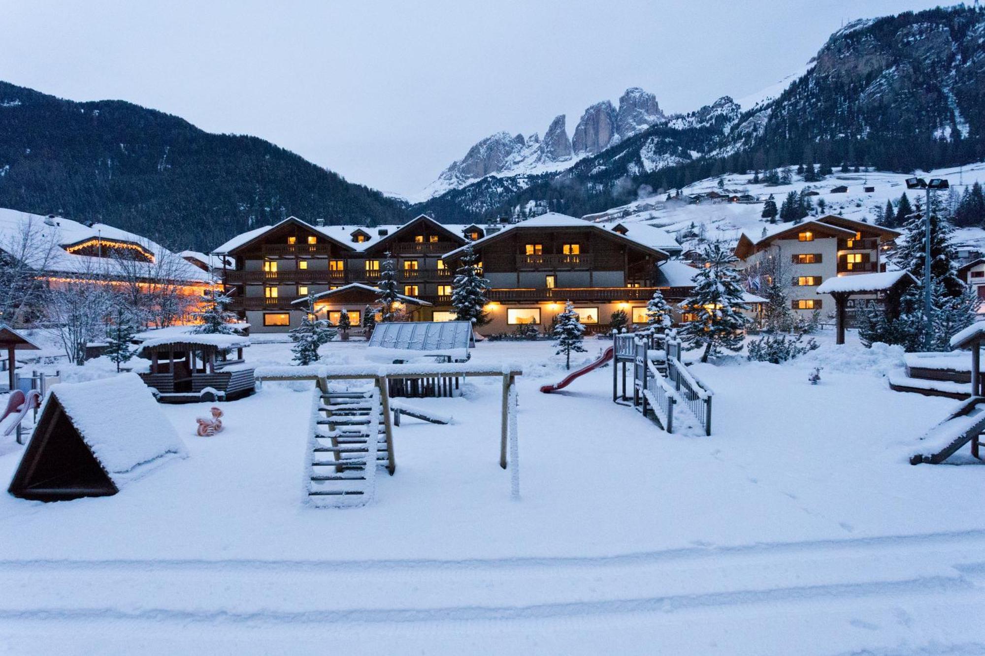Hotel Sella Ronda Serenella Кампителло-ди-Фасса Экстерьер фото