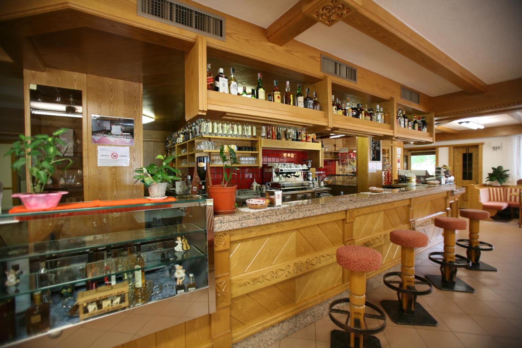 Hotel Sella Ronda Serenella Кампителло-ди-Фасса Экстерьер фото