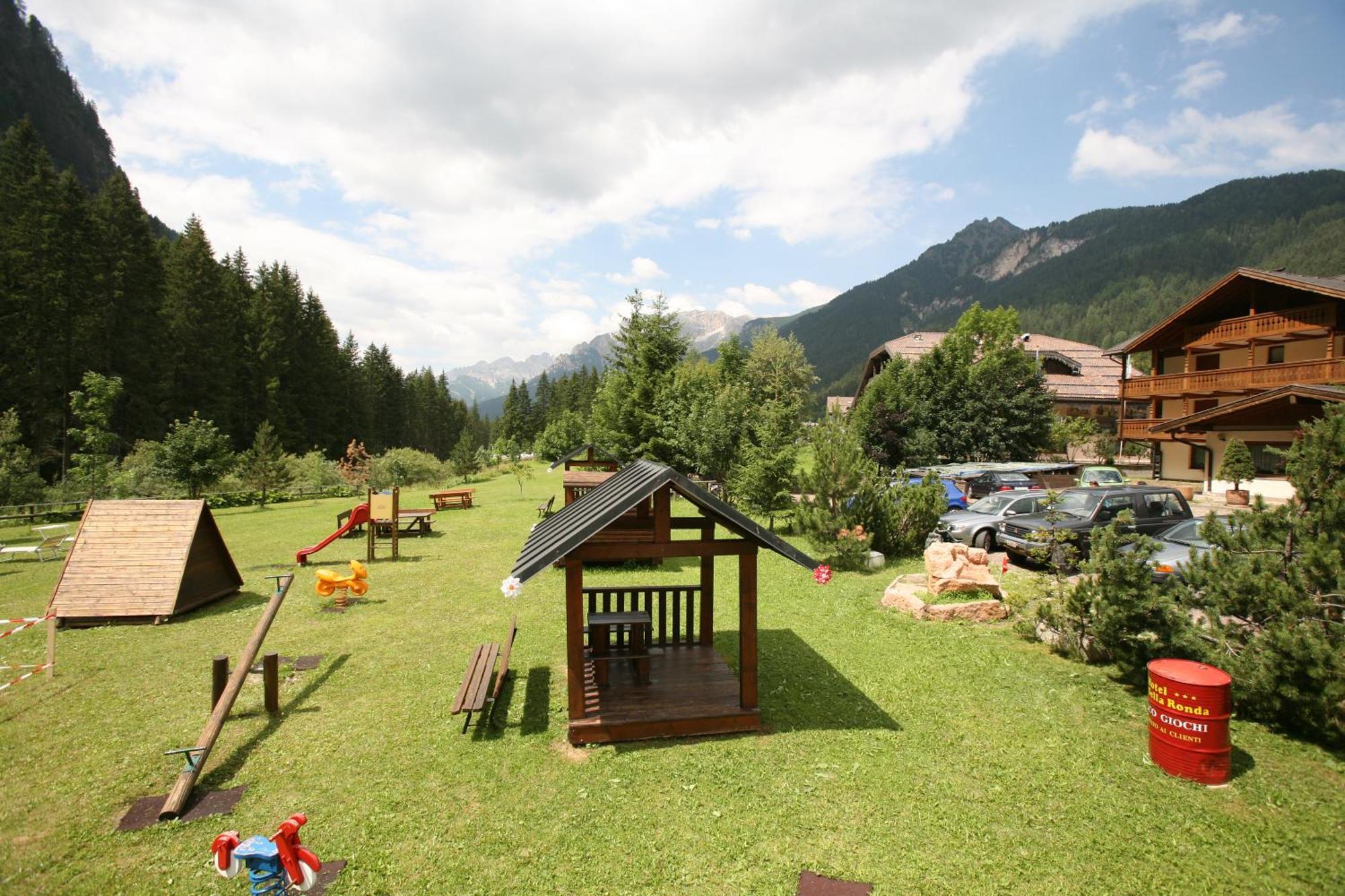 Hotel Sella Ronda Serenella Кампителло-ди-Фасса Экстерьер фото