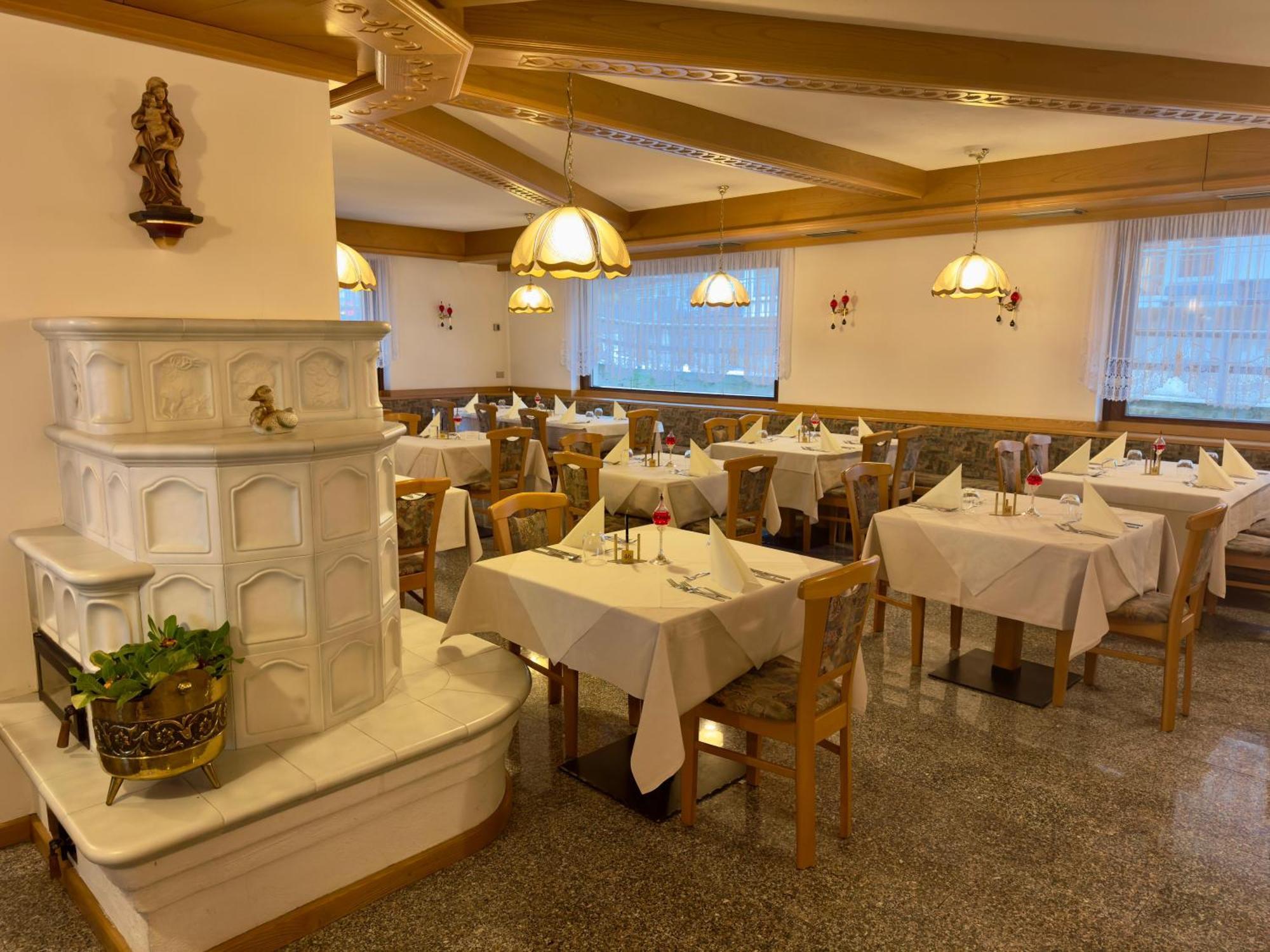 Hotel Sella Ronda Serenella Кампителло-ди-Фасса Экстерьер фото